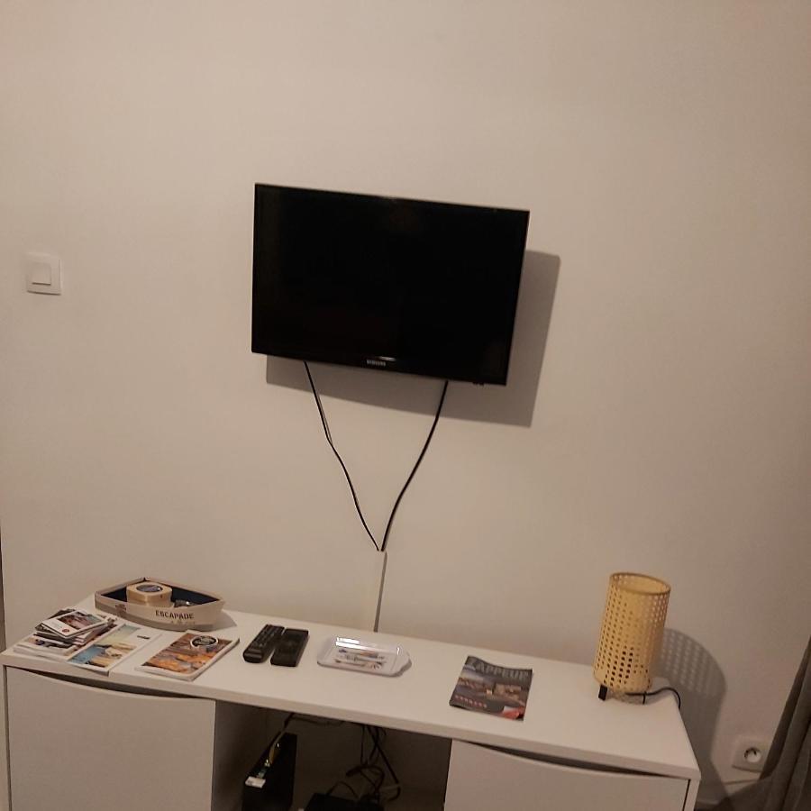 T2 Parking A Reserver Wi-Fi 10' A Pied Du Port Vannes Exterior photo