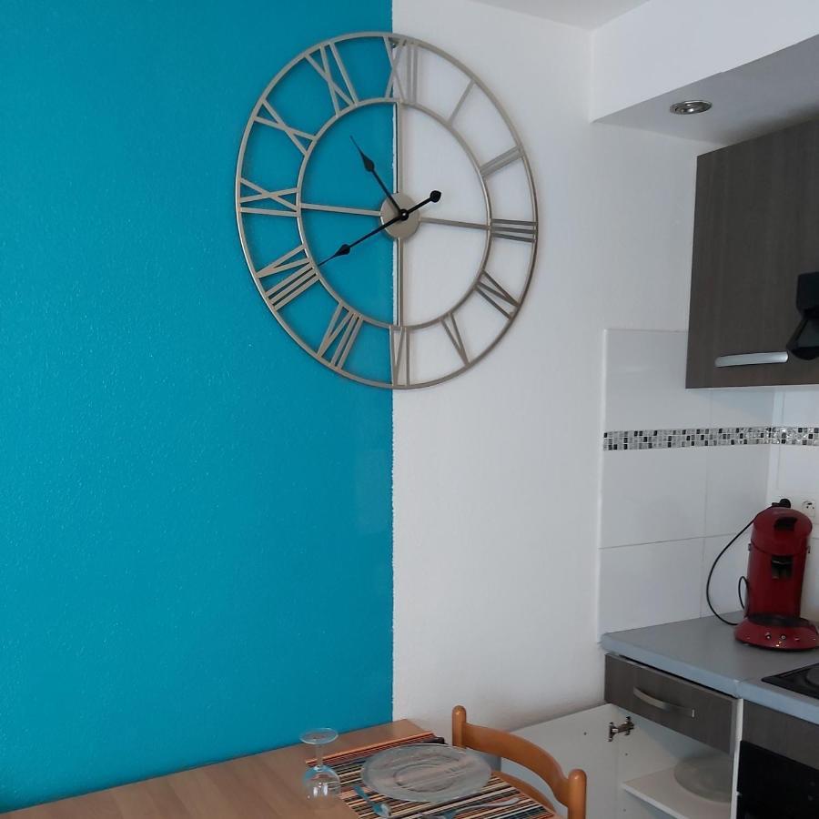 T2 Parking A Reserver Wi-Fi 10' A Pied Du Port Vannes Exterior photo