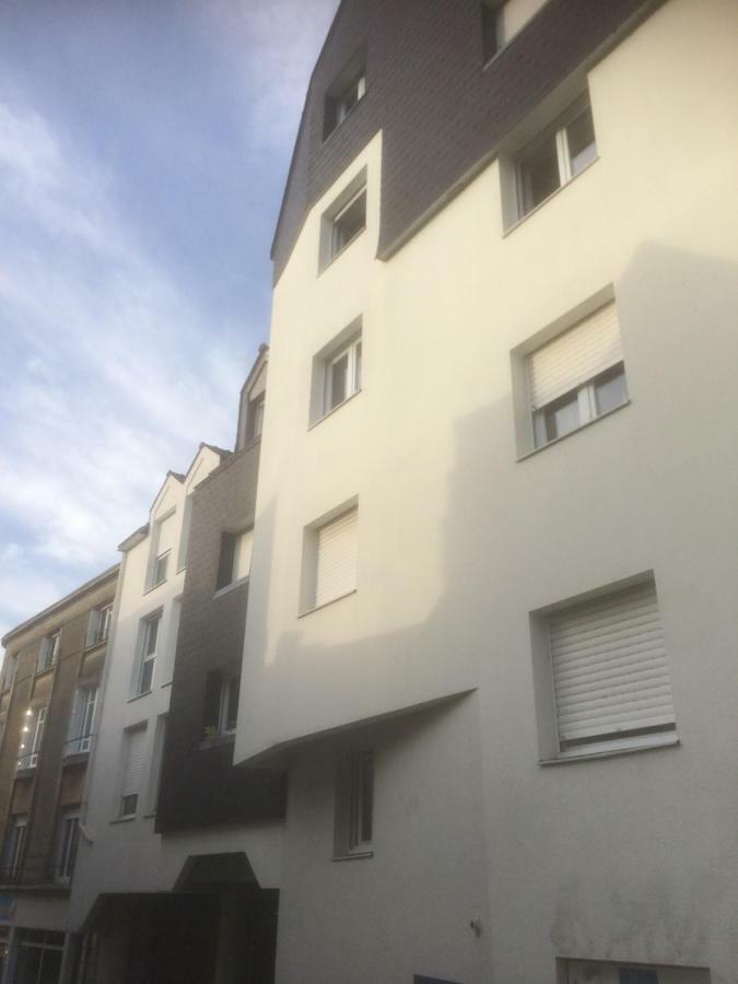 T2 Parking A Reserver Wi-Fi 10' A Pied Du Port Vannes Exterior photo